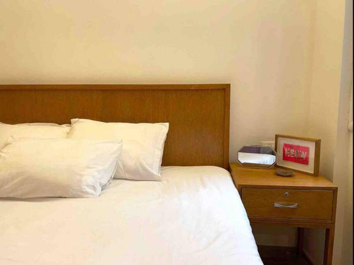 Designer 1br In Gemmayze Apartment *
